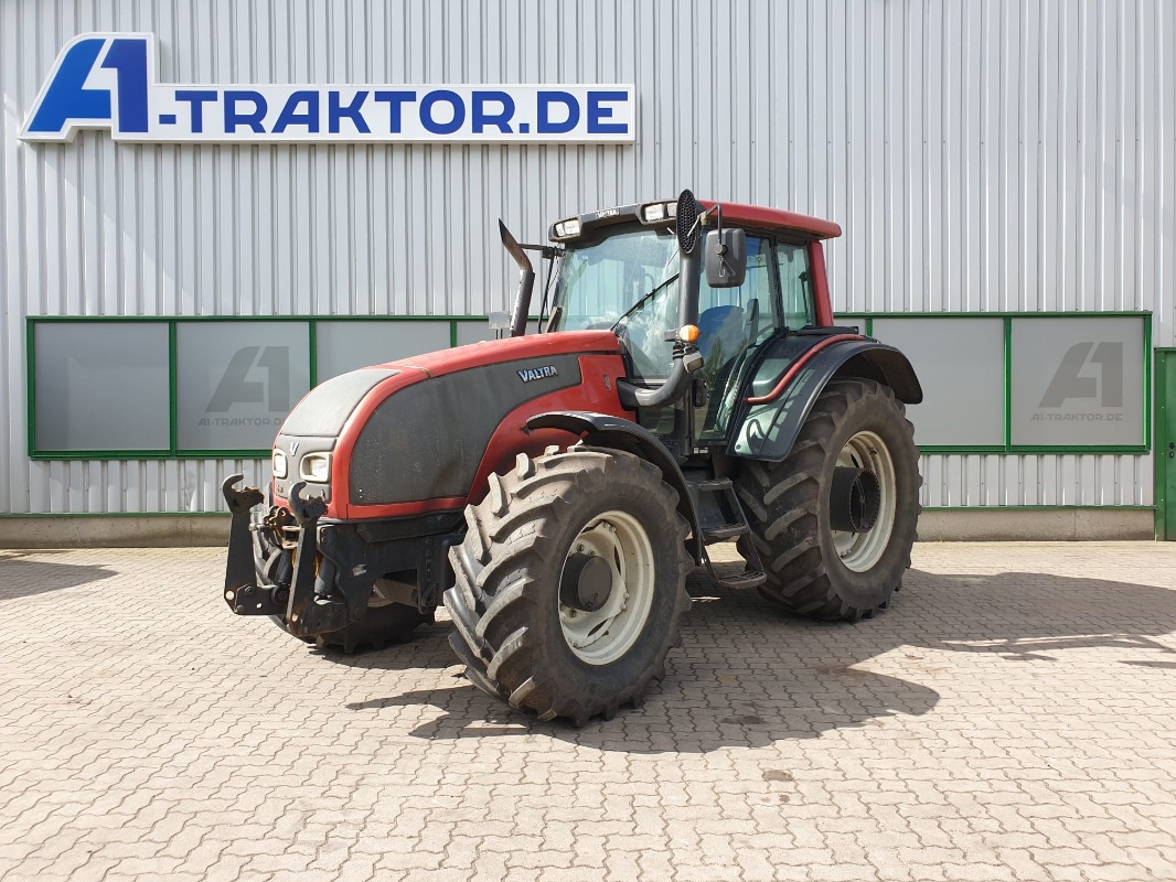 Valtra T151 - Trator