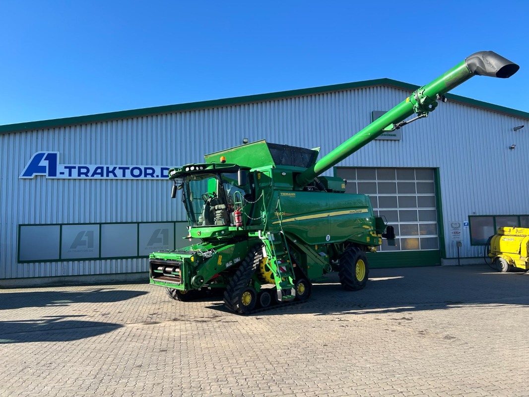 John Deere T660 - Combine harvester