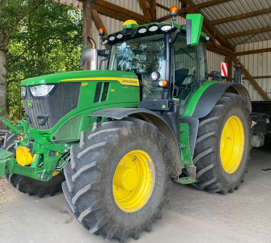 John Deere 6R 215 - Traktor