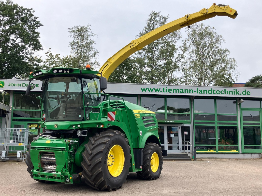 John Deere 8500 - Feldhäcksler