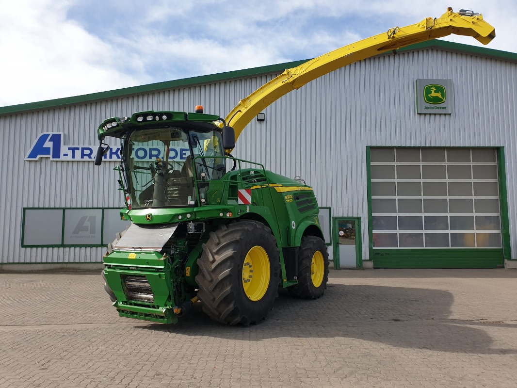 John Deere 8500 - Feldhäcksler