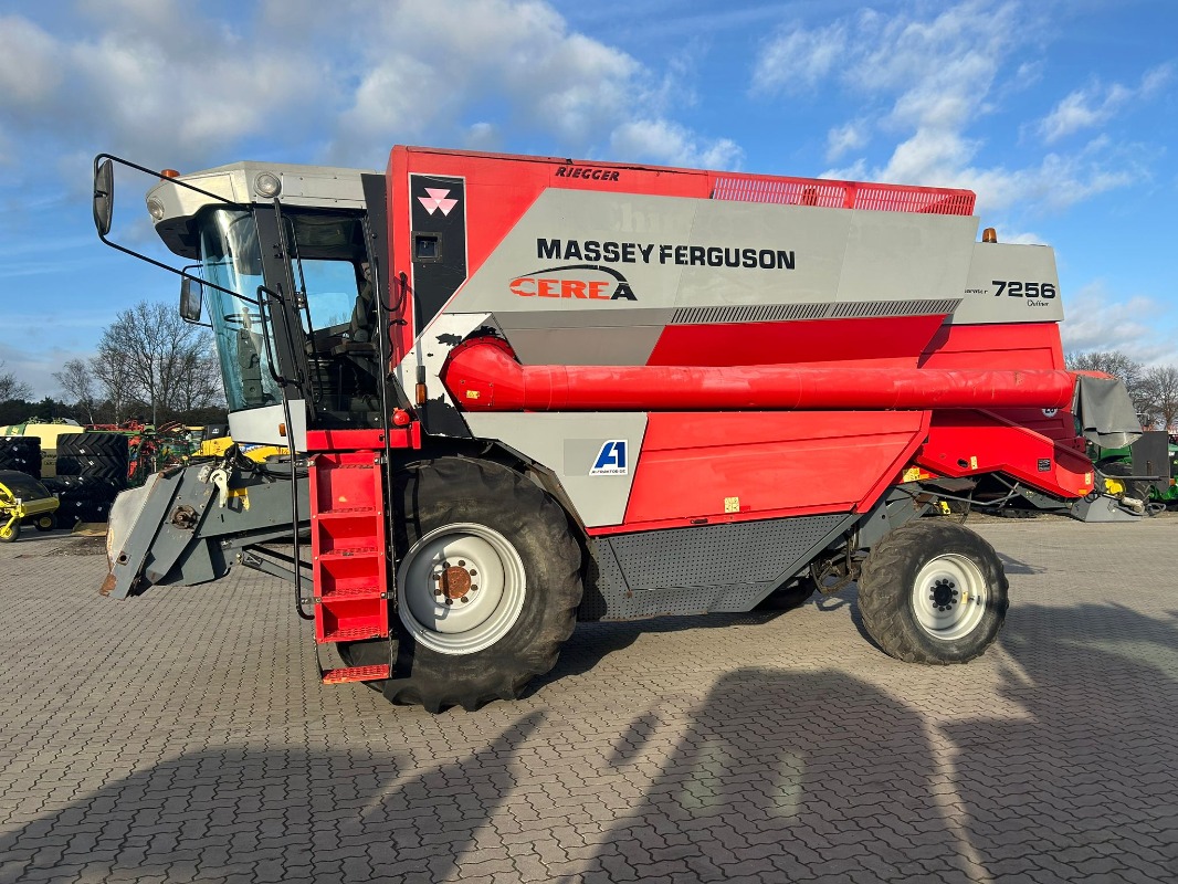 Massey Ferguson 7256 H - Kombajn