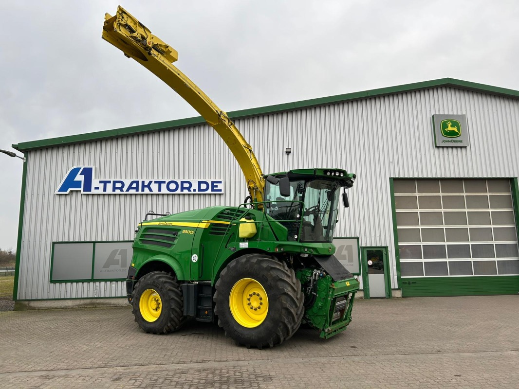 John Deere 8500 - Feldhäcksler