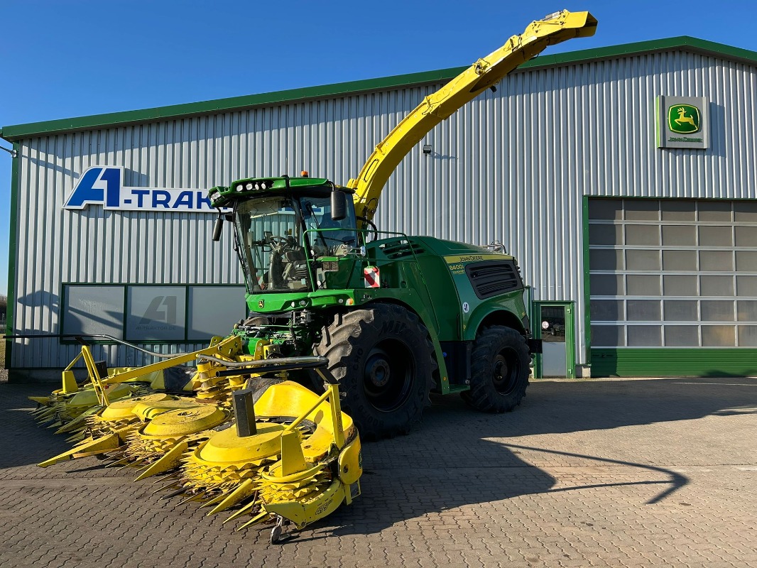 John Deere 8400i - Picador de campo